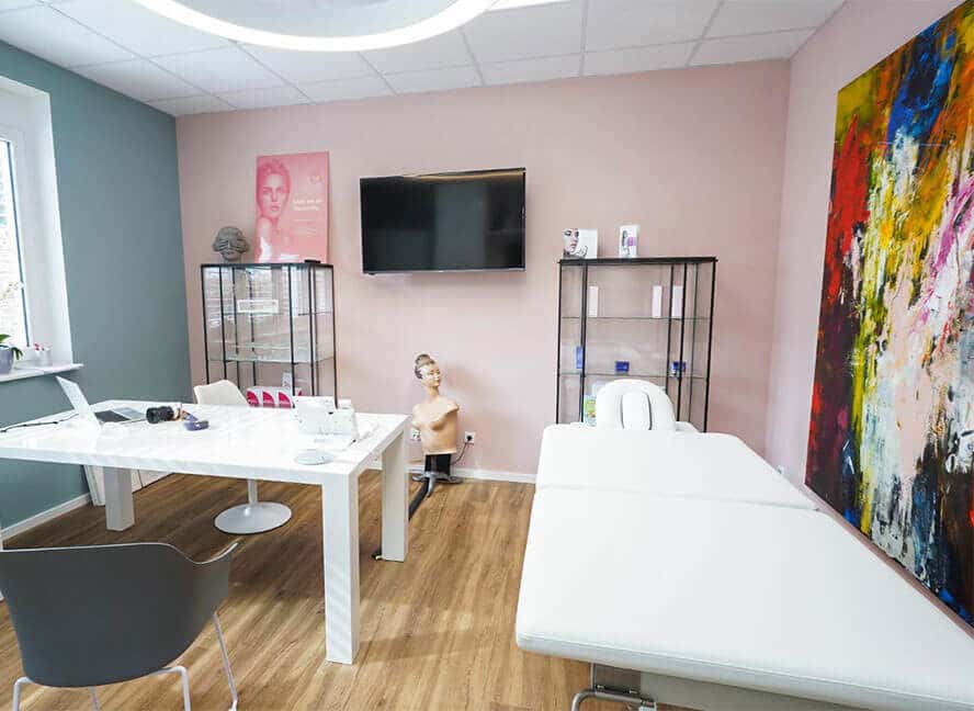 Dr. Götz Kassel - Kryolipolyse - Behandlungszimmer - ICE AESTHETIC®