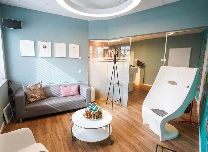 Dr. Götz Kassel - Kryolipolyse - Wartezimmer 2 - ICE AESTHETIC®