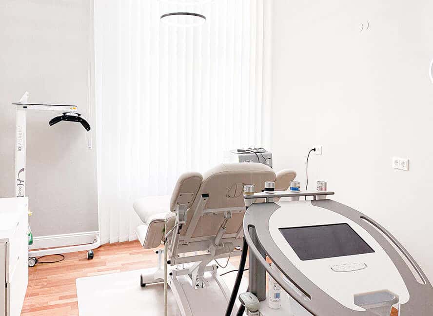 Kryolipolyse & Bodyforming - Behandlung - ICE AESTHETIC® - HQ Berlin Charlottenburg