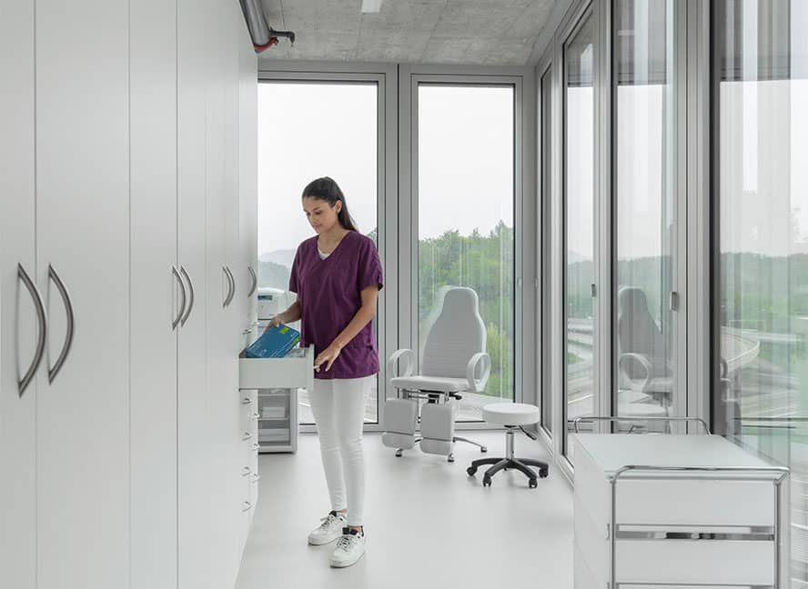 Praxis Hautwerk Dr. Rümmelein - Behandlungszimmer 2 - ICE AESTHETIC® - Zürich